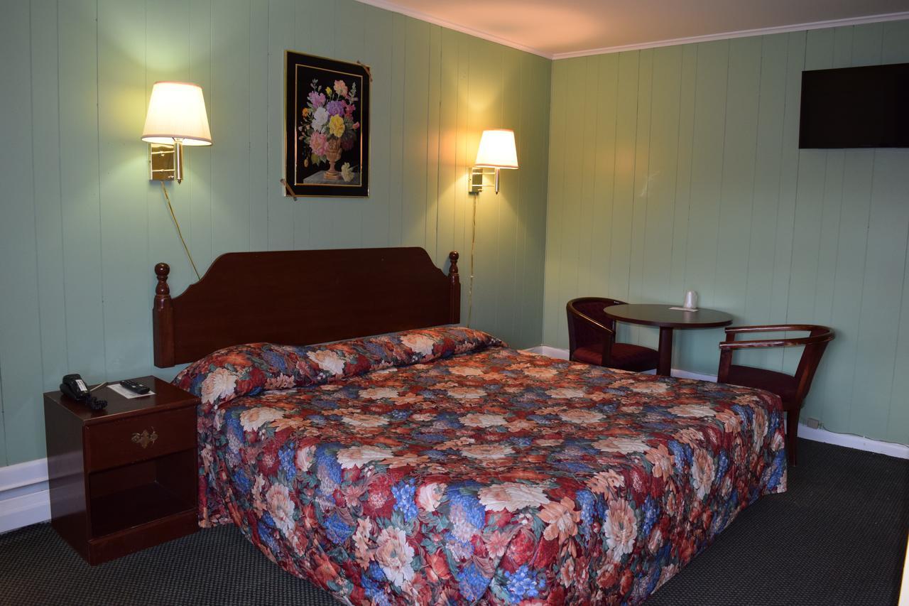 Top Hill Motel Saratoga Springs Dış mekan fotoğraf